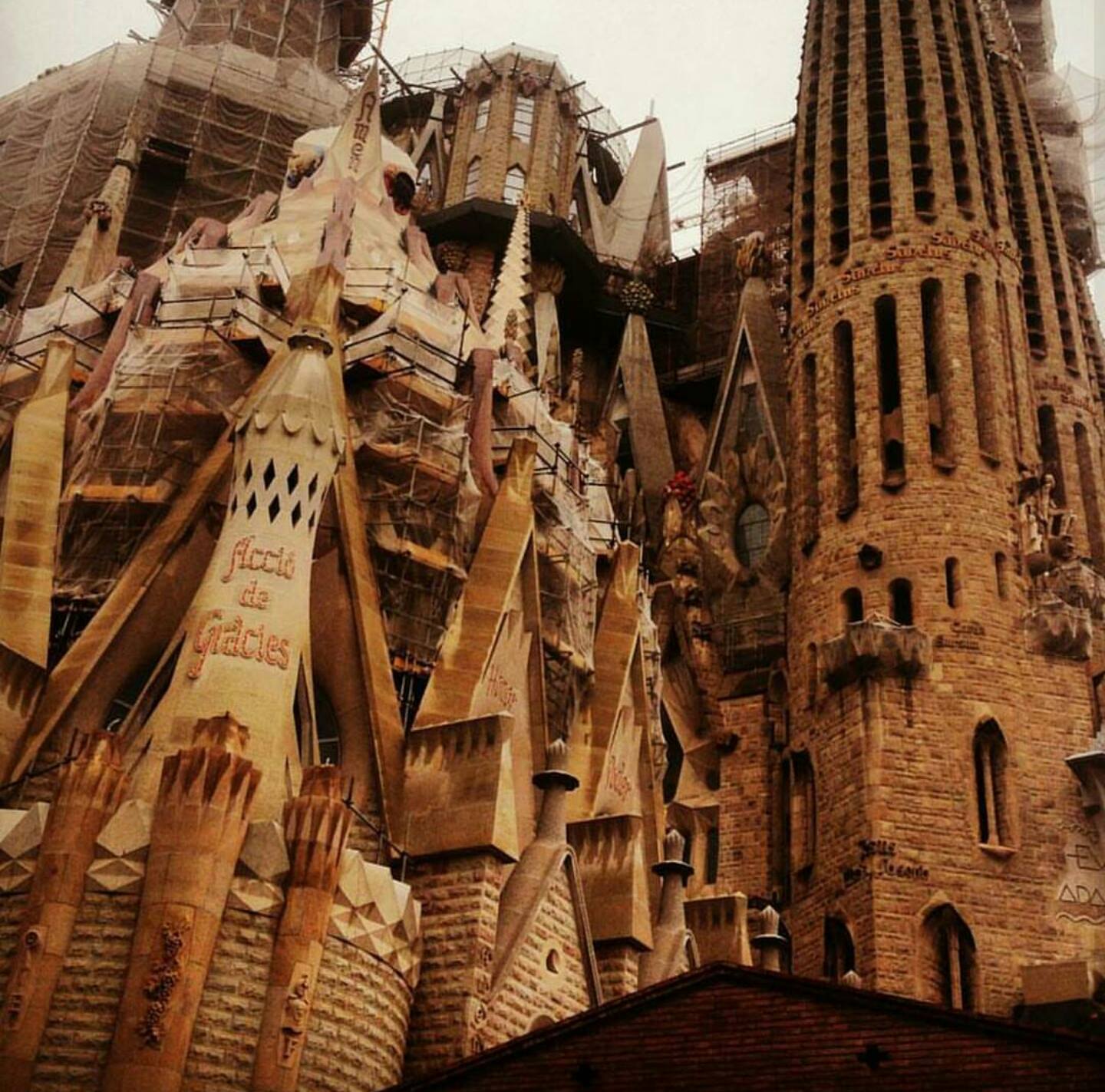 İşte Karşınızda Bitmeyen Katedral "Sagrada Familia"