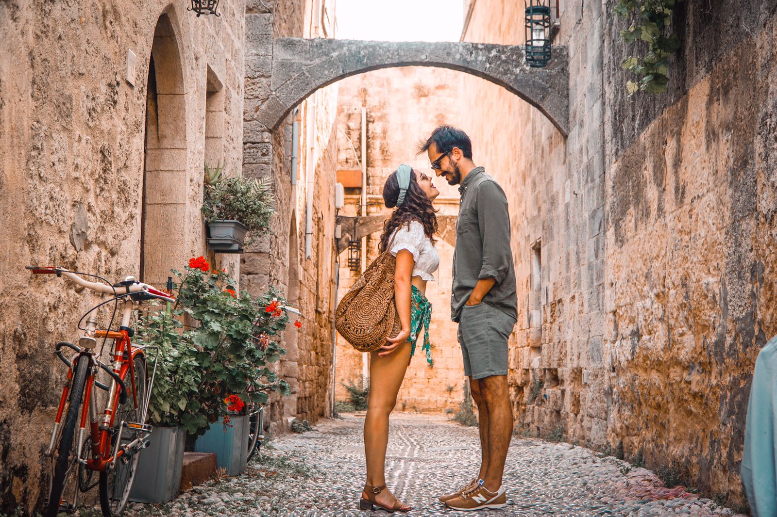 Lagerda yosh gey yigitlar porno video Porno: Xotiningizning qinidan spermani yalash